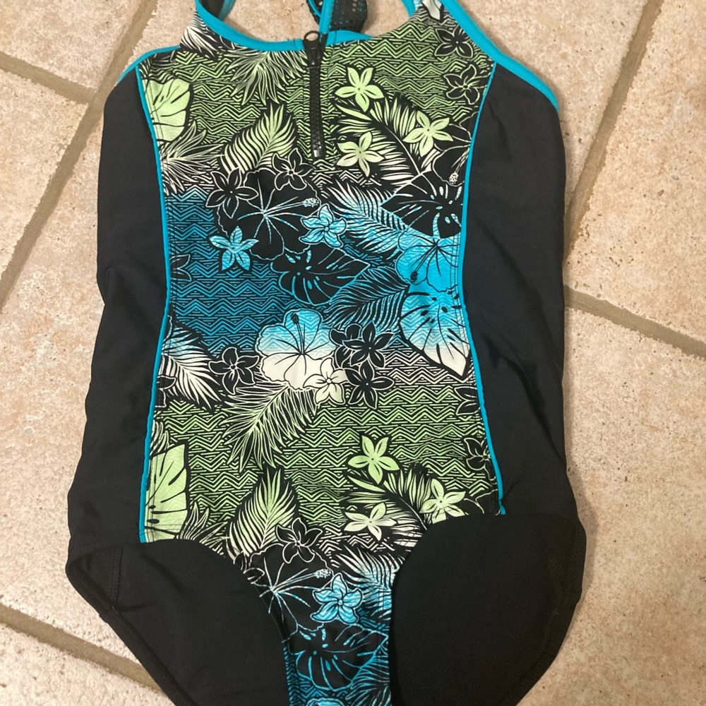 Zero xposur swim suit